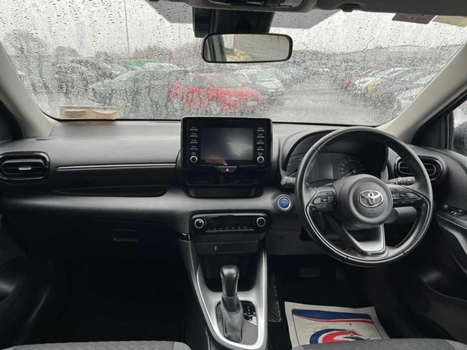 2024 Toyota Yaris YARIS 1.5 HYBRID LUNA €26,900