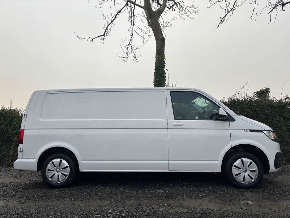 2021 Volkswagen Transporter  €19,998