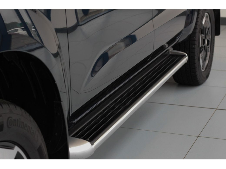 2021 Nissan Navara TEKNA 2.3DCi AUTOMATIC €32,899