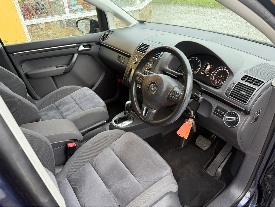 2015 Volkswagen Touran 1.4TSI HIGHLINE AUTOMATIC DBA-1TCTH €14,950