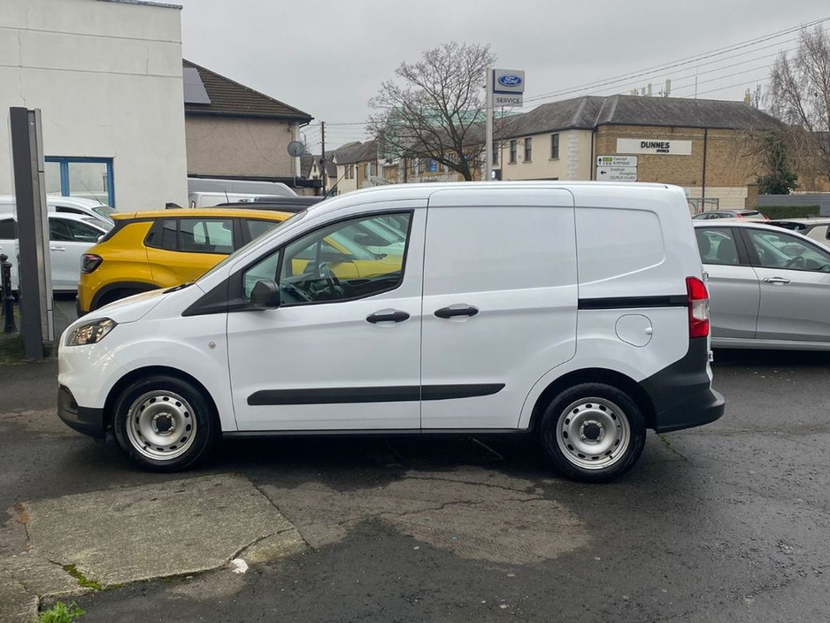 2022 Ford Transit Courier Base 1.5TD 75PS M6 2DR €11,000