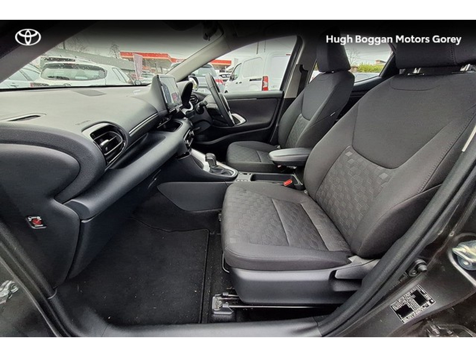 2024 Toyota Yaris HYBRID 115 LUNA €26,950