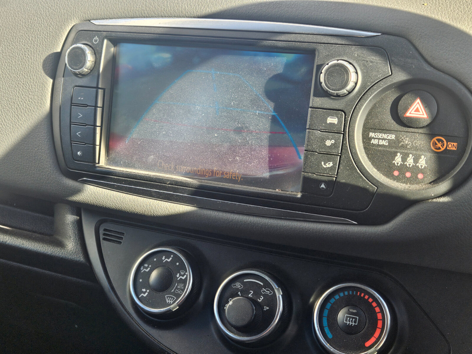 2017 Toyota Yaris 1.0 VVT-i 3Dr Luna €10,750