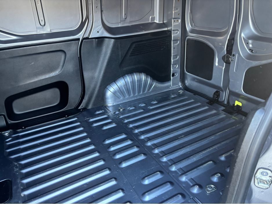 2021 Opel Combo 1.5 3 Seater price is €10406 plus vat €10,406