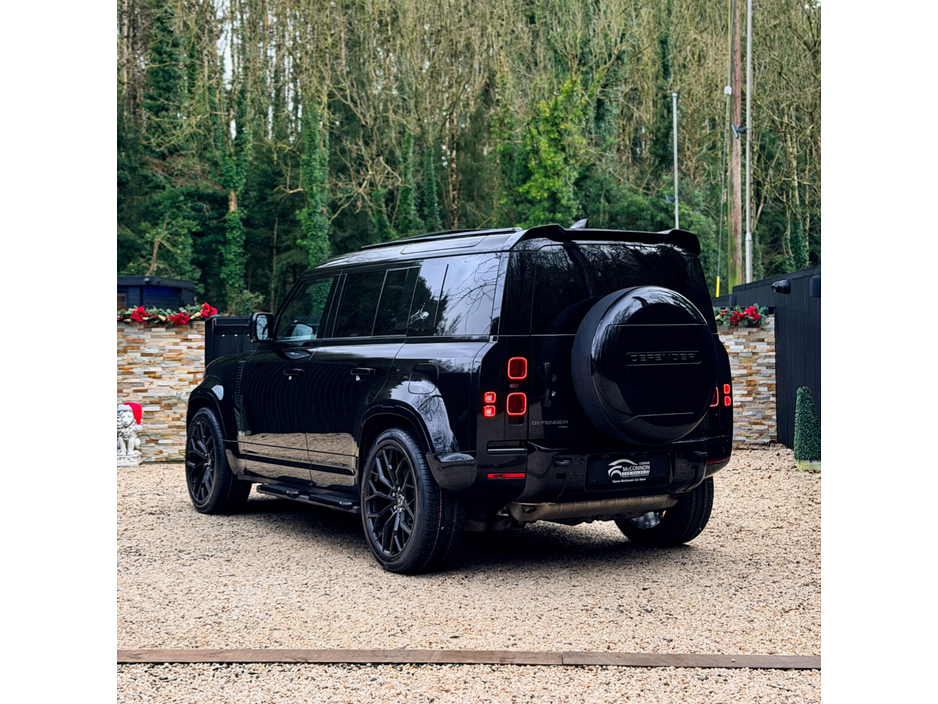 2021 Land Rover Defender 2021 (212) Land Rover Defender X DYNAMIC S P400E €69,999