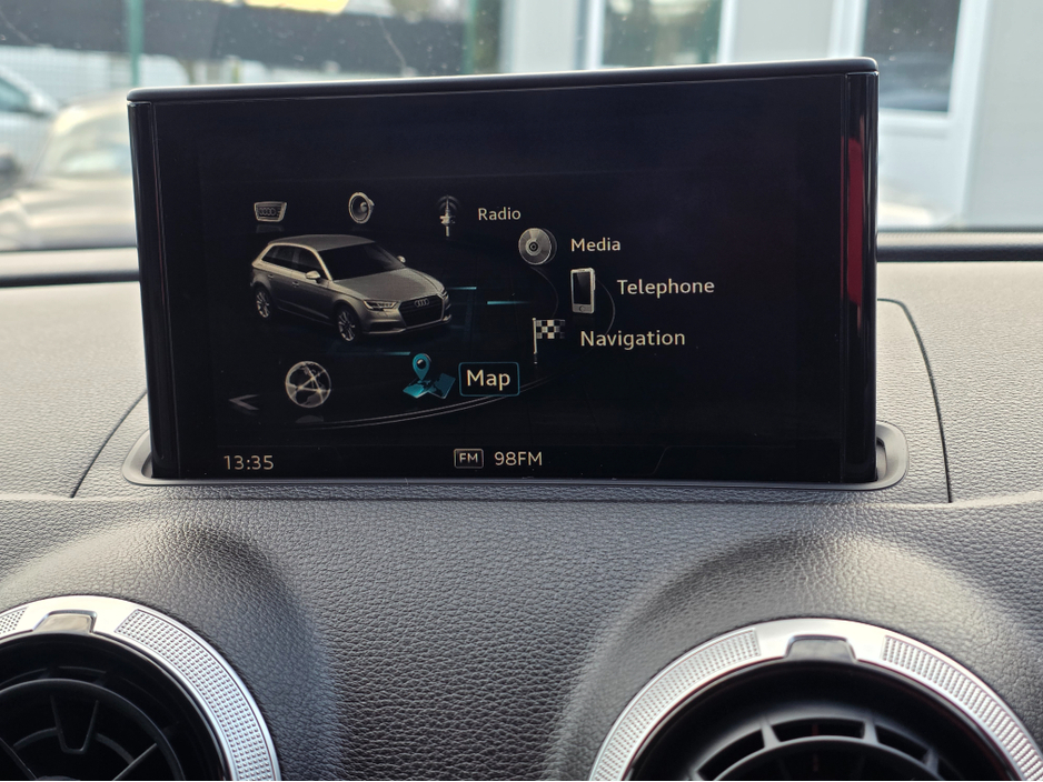 2017 Audi A3 1.4 LEATHER LEATHER SEATS / VIRTUAL COCKPIT - SMARTPHONE INTERFACE- SATNAV - VIRTUAL COCKPIT - NAVIGATION REVERSING CAMERA - PARKING SENSORS €18,750