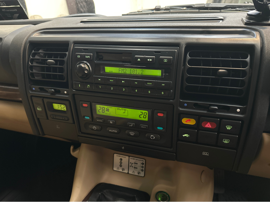 2004 Land Rover Discovery D2 TD5 HSE AUTO 7 SEATER €24,950