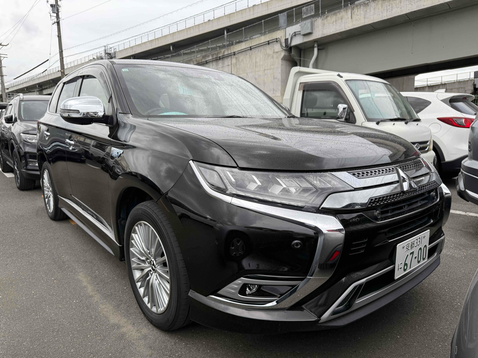 2018 Mitsubishi Outlander G PREMIUM HYBRID PLUG IN 2.4 PETROL //LOW MILES//HALF LEATHER HEATED SEATS//HEATED STEERING WHEEL//KEYLESS ENTRY//REVERSE CAMERA// €20,950