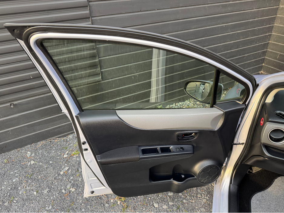 2012 Toyota Yaris 1.0 VITZ 5DR AUTO €6,995