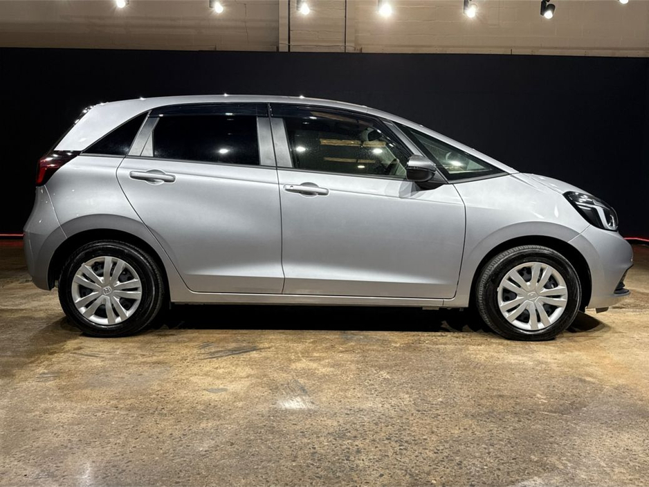 2024 Honda Fit VERY LOW MILEAGE - E-HEV - REVERSE CAMERA - PARKING SENSORS - ANDROID AUTO / APPLE CARPLAY €22,950