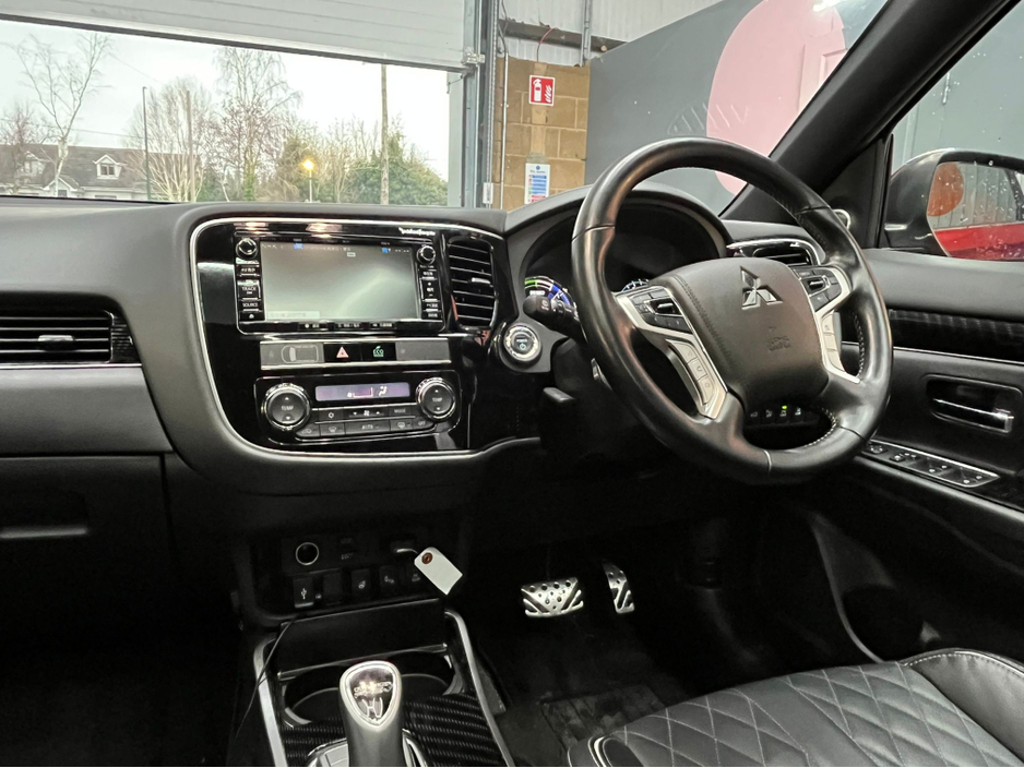 2018 Mitsubishi Outlander €19950! 2018 MISTUBISHI OUTLANDER PHEV HEATED SEATS - SUNROOF - HEATED STEERING WHEEL - CRUISE CONTROL - Reverse Camera €19,950