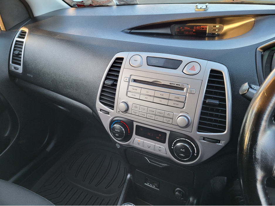 2010 Hyundai i20 (3 months warranty) 1.2 DE LUXURY 5DR €3,999