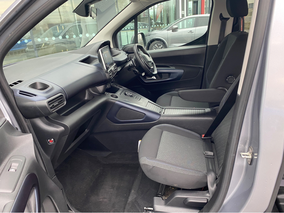 2023 Peugeot Rifter Wheelchair Accessible SWB manual €23,500
