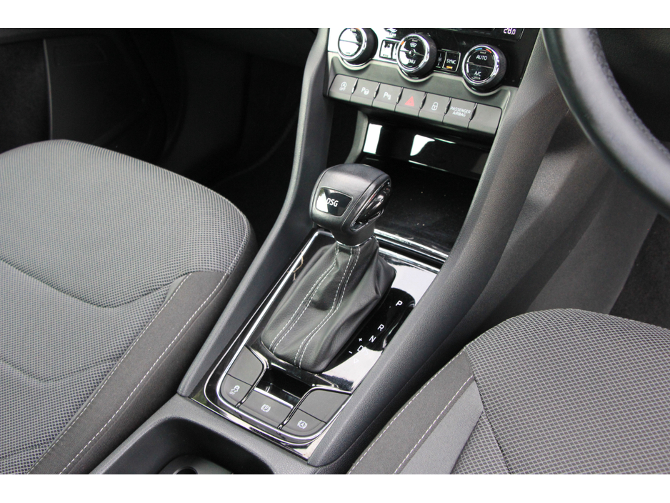 2018 Skoda Kodiaq DSG * Low KMs *Sunroof * 7 seats Huge spec €28,950