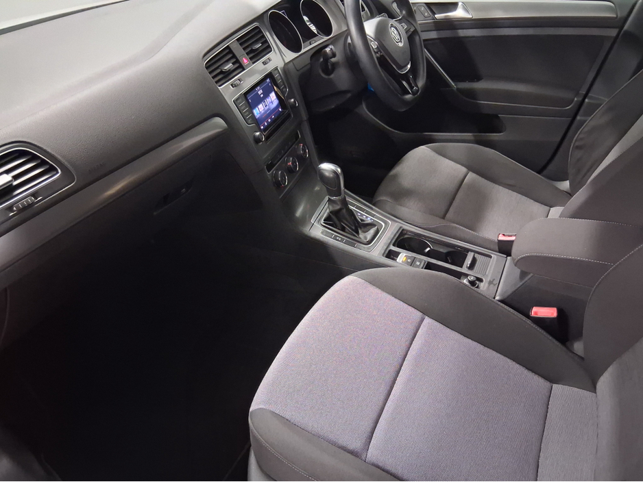 2014 Volkswagen Golf **AUTO - LOW KLMS** €11,888