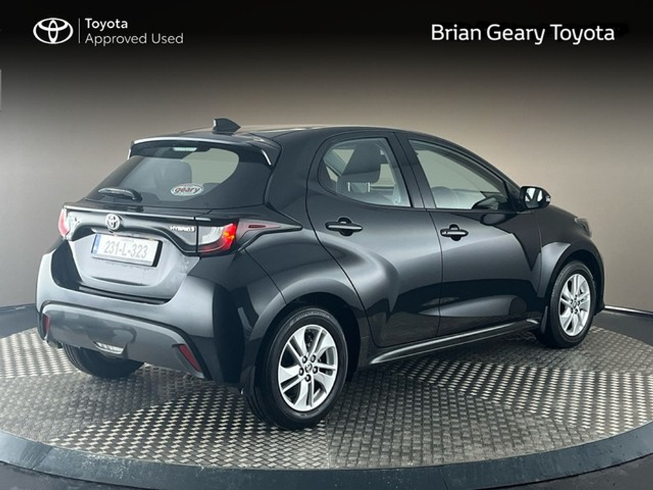 2023 Toyota Yaris HYBRID LUNA €24,450