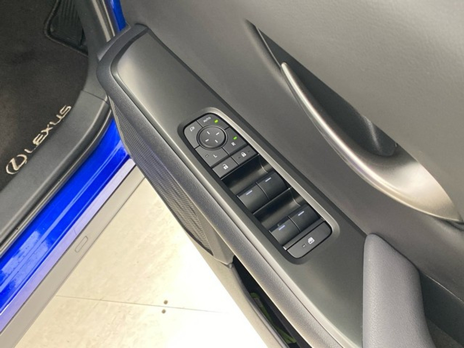 2025 Lexus UX 250 H F Sport Design €49,950