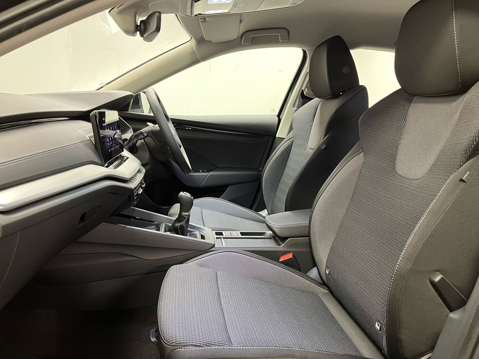 2025 Skoda Octavia Selection 2.0TDI 115BHP - Reversing Camera - Climate Control - Cruise Control - Apple CarPlay/Android Auto - Auto Lights/Wipers €32,950