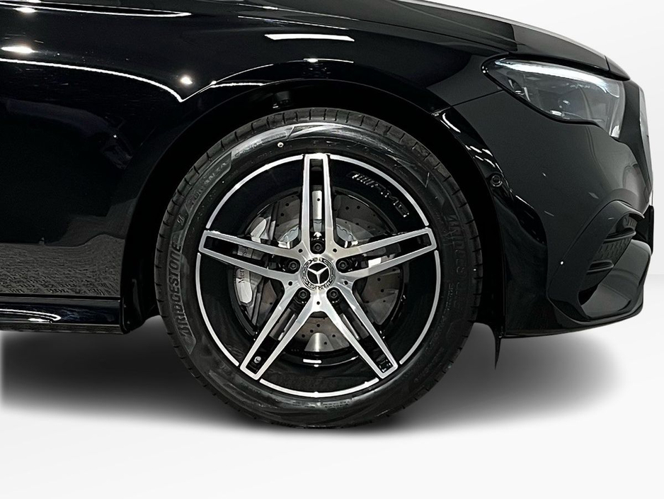 2026 Mercedes-Benz E Class 300de AMG - 19 Inch Alloys - Panoramic Sunroof - Reversing Camera - Ambient Lighting - Sat Nav - Climate Control - Electric Heated Memory Seats - Keyless Start - Apple CarPlay/Android Auto €91,288