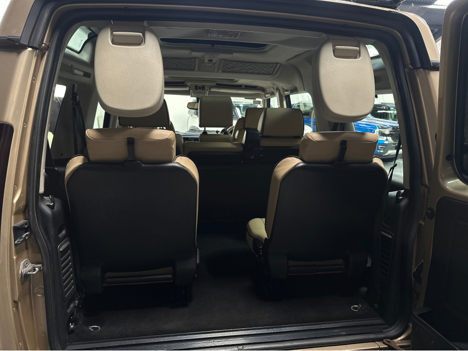 2004 Land Rover Discovery D2 TD5 HSE AUTO 7 SEATER €24,950