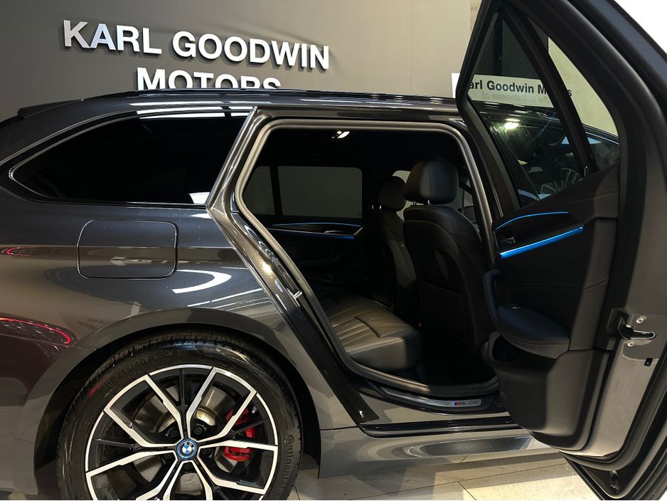 2023 BMW 5 Series 530E M SPORT TOURING AUTO €39,950