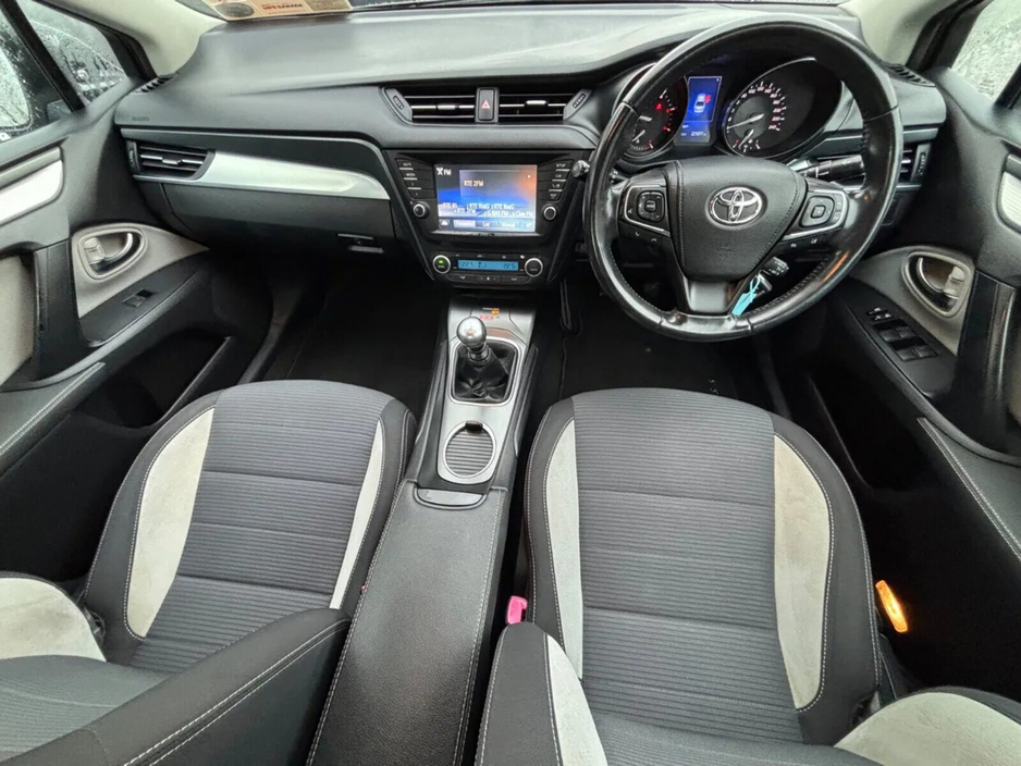 2017 Toyota Avensis 1.6 D-4D Luna Navi Saloon €11,500