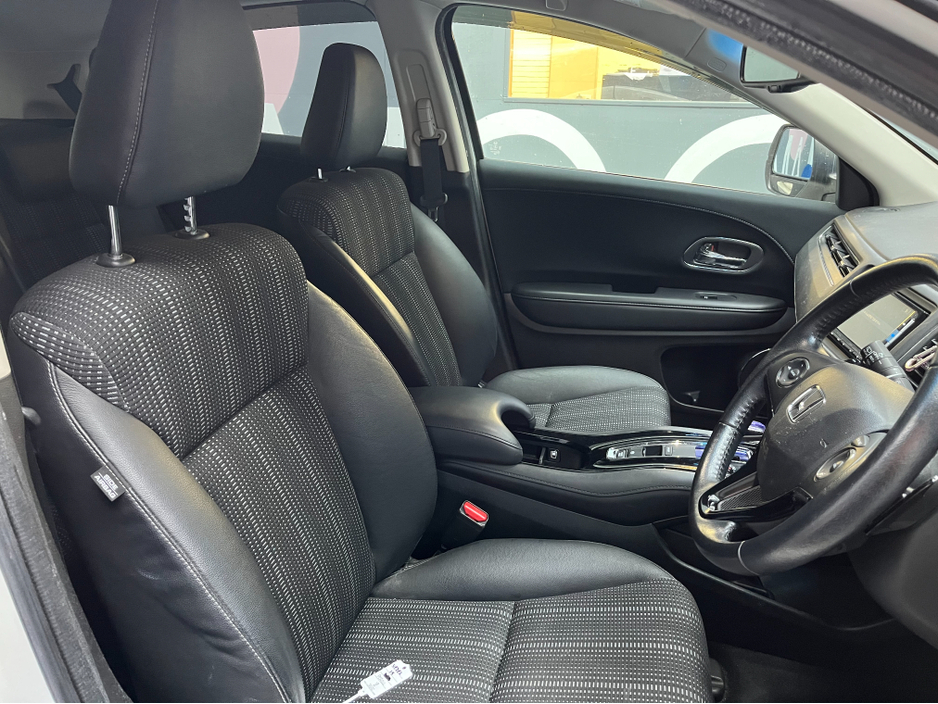 2015 Honda Vezel €15950! 2015 HONDA VEZEL HYBRID Z 1.5 AUTOMATIC / HEATED SEATS / CRUISE CONTROL / REVERSE CAMERA €15,950