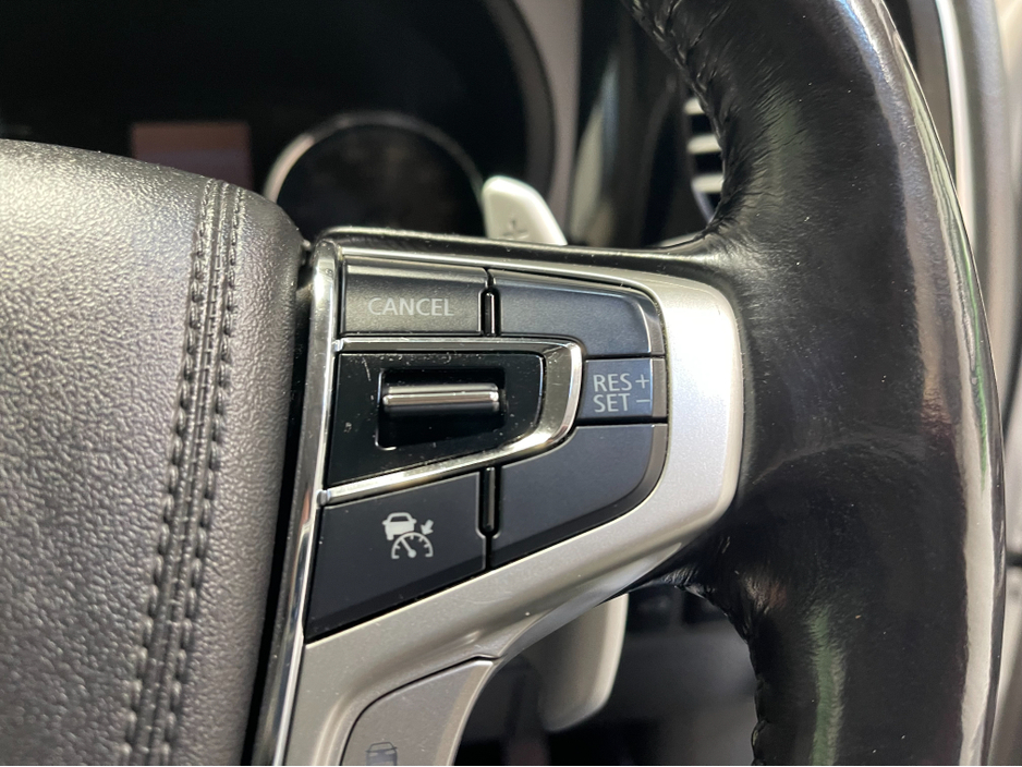 2016 Mitsubishi Outlander (Low Kms) HYBRID 2.0 PHEV AUTOMATIC 5DR MODEL  www.bolandscarcentre.ie €16,900