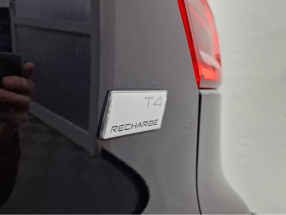 2022 Volvo XC40 T4 PLUS DARK RECHARGE AUTOMATIC **ONE OWNER / APPLE CARPLAY / BLIND SPOT ASSIST / ELECTRIC BOOTLID / HEATED FRONT & REAR SEATS / HEATED STEERING WHEEL / REVERSE CAMERA / WIRELESS PHONE CHARGING** €34,900