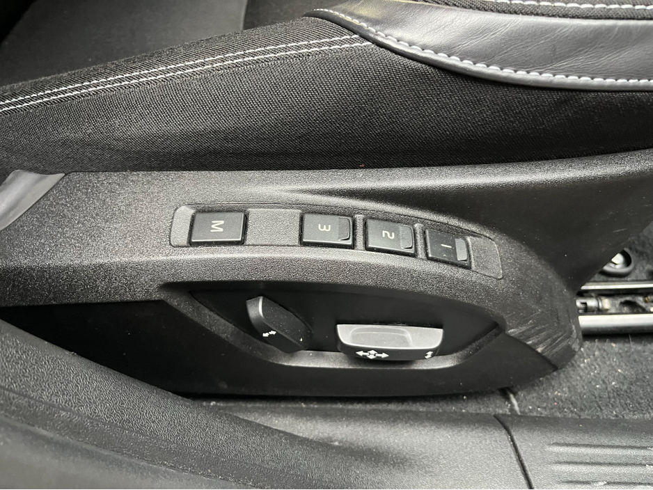 2014 Volvo V40 €10950 2014 VOLVO V40 T4 SE 1.6 AUTOMATIC / REVERSE CAMERA / CRUISE CONTROL / ELECTRIC MEMORY & HEATED SEATS €10,950