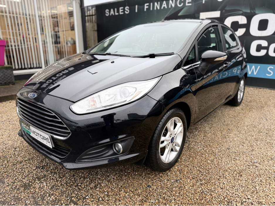 2016 Ford Fiesta ZETEC 1.5 TDCI - EXCELLENT MPGS - LOW MILES - LOW TAX (180 P/A) - NEW NCT TO 01/2028 ! €9,995
