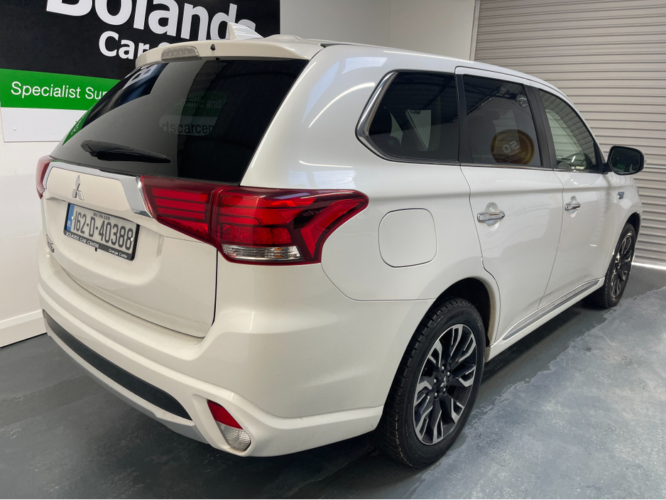 2016 Mitsubishi Outlander (Low Kms) HYBRID 2.0 PHEV AUTOMATIC 5DR MODEL  www.bolandscarcentre.ie €16,900