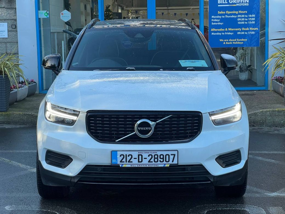 2021 Volvo XC40 R-DESIGN T4 1.5 RECHARGE PHEV // TILT & SLIDE PAN ROOF // 19" R-DESIGN ALLOYS // FULL SERVICE HISTORY €25,950