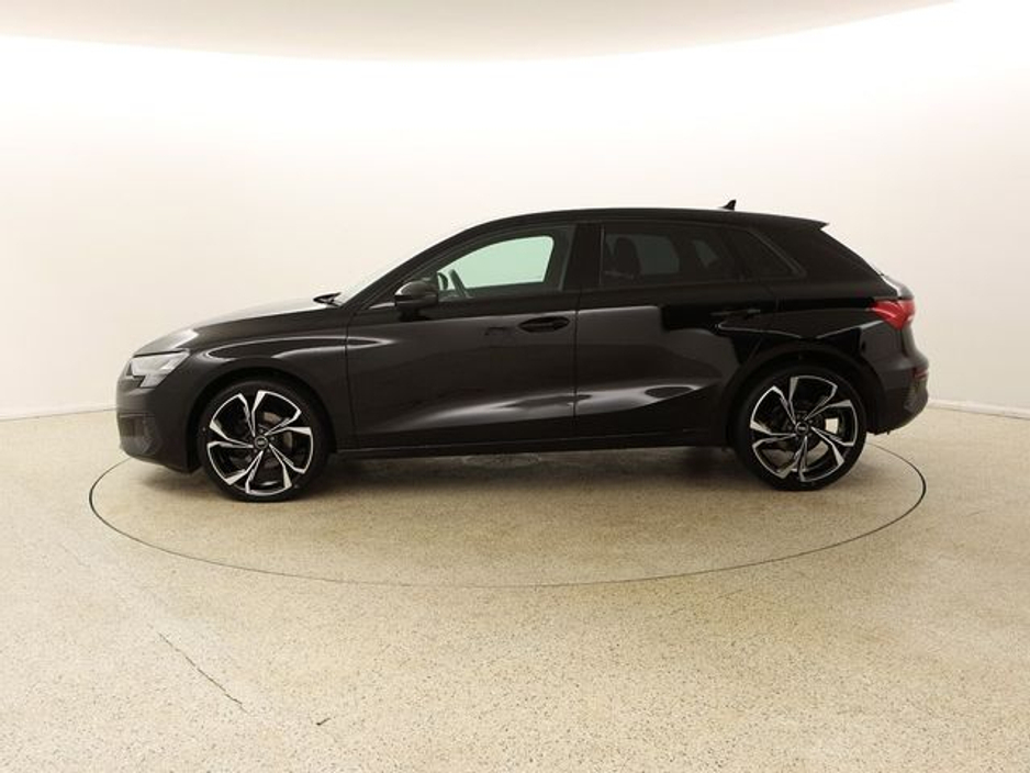 2022 Audi A3 30 TDI 116HP SE €24,750