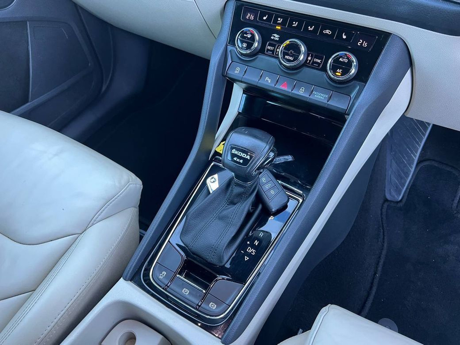 2022 Skoda Kodiaq STYLE 7-SEATER 2.0 TD AUTO // LEATHER HEATED SEATS // APPLE CARPLAY/ANDROID AUTO // BACKSEAT CLIMATE CONTROL €29,950