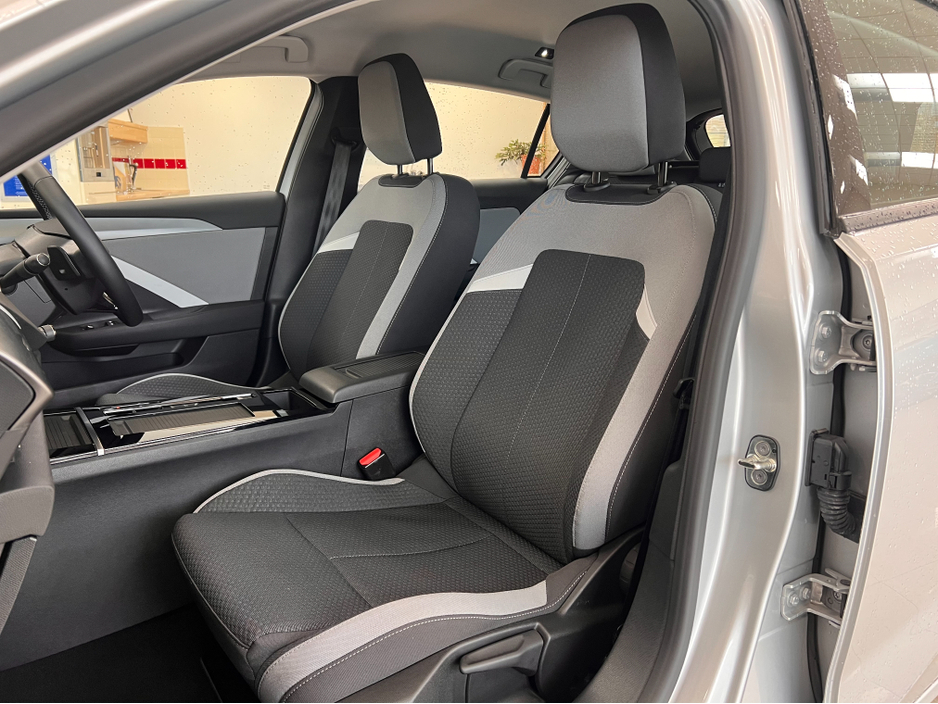 2024 Opel Astra AUTOMATIC DIESEL Best Value As New  **Finance Arranged/High Spec/Automatic www.bolands.ie Est.1955 €25,950