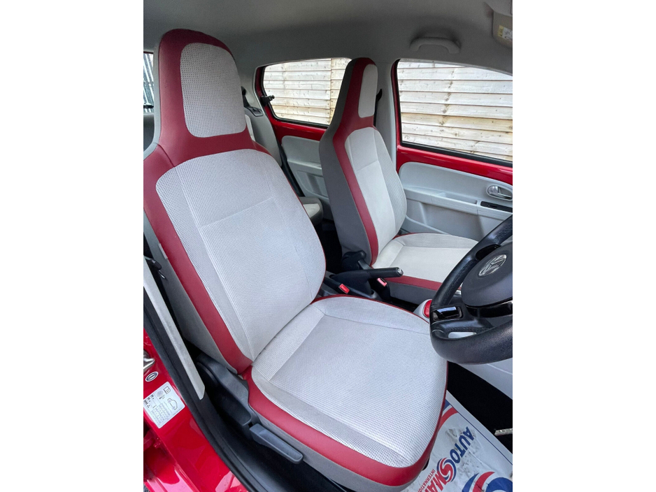 2017 Volkswagen up!  €10,950