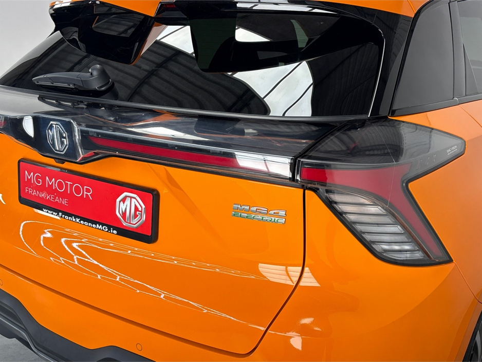 2024 MG 4 EXCLUSIVE- 64KWH**HALF LEATHER INTERIOR**HEATED SEATS & INTERIOR**REVERSING CAMERA**TINTED WINDOWS**ADAPTIVE CRUSIE CONTROL**HISTORY CHECKED**FINANCE ARRANGED** €24,695