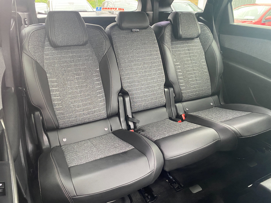 2025 Peugeot 5008 1.2 MHEV 145bhp E-DCS6 Allure €47,900