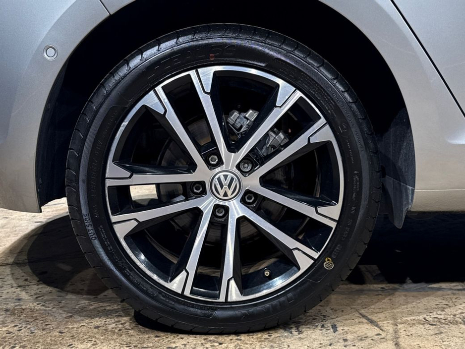 2020 Volkswagen Golf COMFORT LINE MEISTER - UPGRADED FACTORY ALLOYS - CRUISE CONTROL - REVERSE CAMERA - DIGITAL DASH €21,950