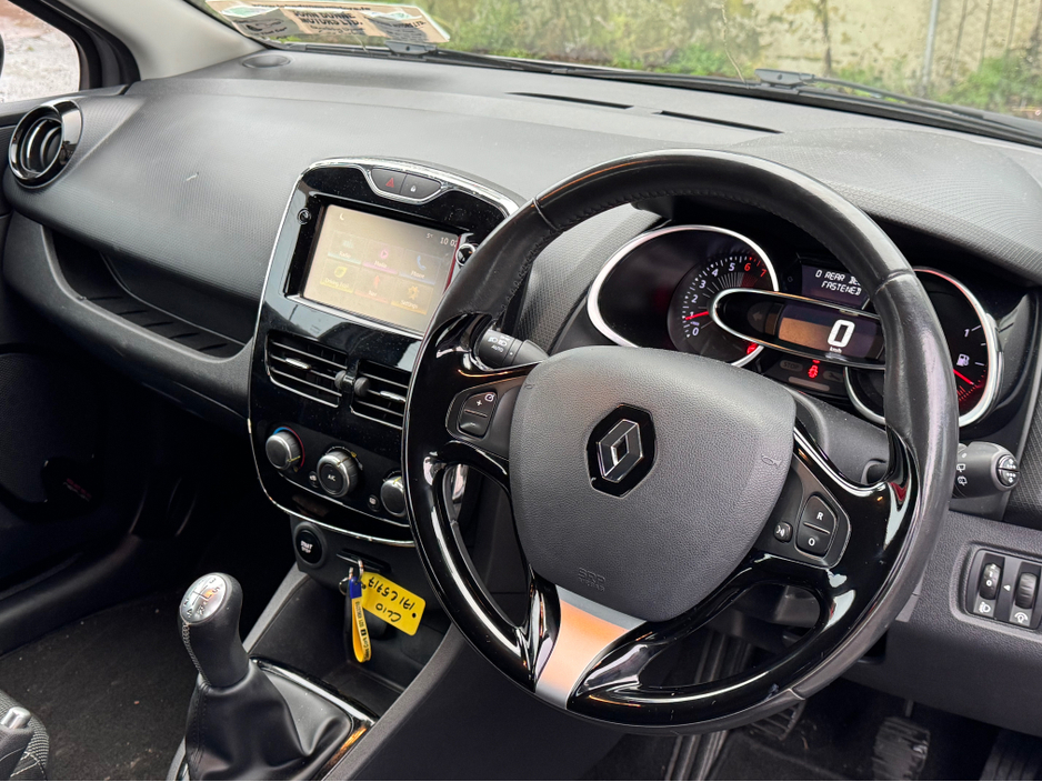 2017 Renault Clio Ideal starter car €10,700