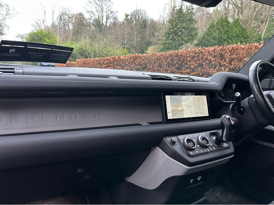 2023 Land Rover Defender 3.0D 110 SE 3 Seat Commercial €50,365