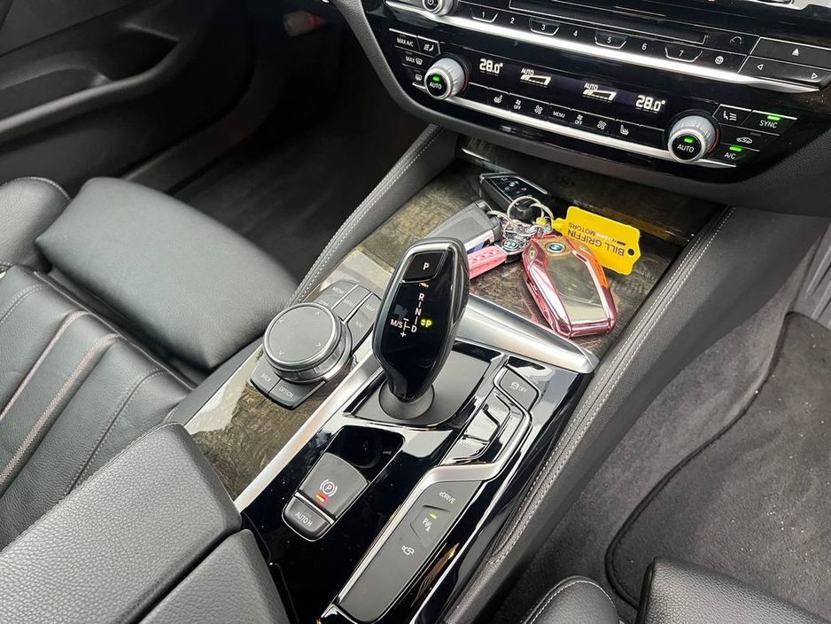 2018 BMW 5 Series 530e M-SPORT COMPETITION 2.0 HYBRID // VERY LOW MILEAGE // 360 PARK ASSIST // LEATHER POWERED HEATED SEATS €29,950