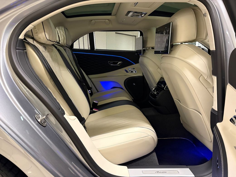 2025 Bentley Flying Spur 3.0 V6 E-HYBRID AZURE=AS NEW//HUGE SPEC=PAN ROOF//BALANCE OF BENTLEY WARRANTY=ONLY €150 ANNUAL ROAD TAX//TAILORED FINANCE PACKAGES AVAILABLE=TRADE INS €249,995