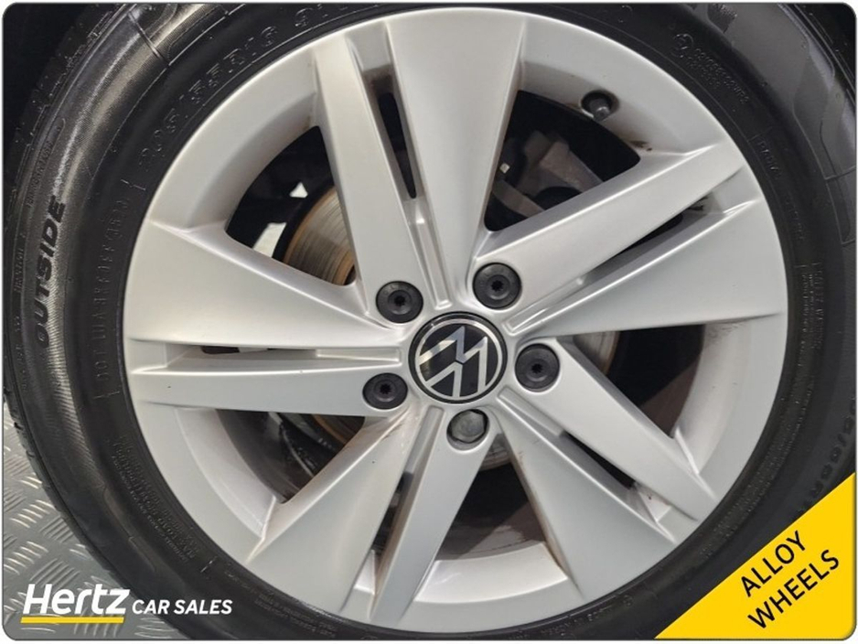 2024 Volkswagen Golf LIFE 110HP Petrol Manual €24,995