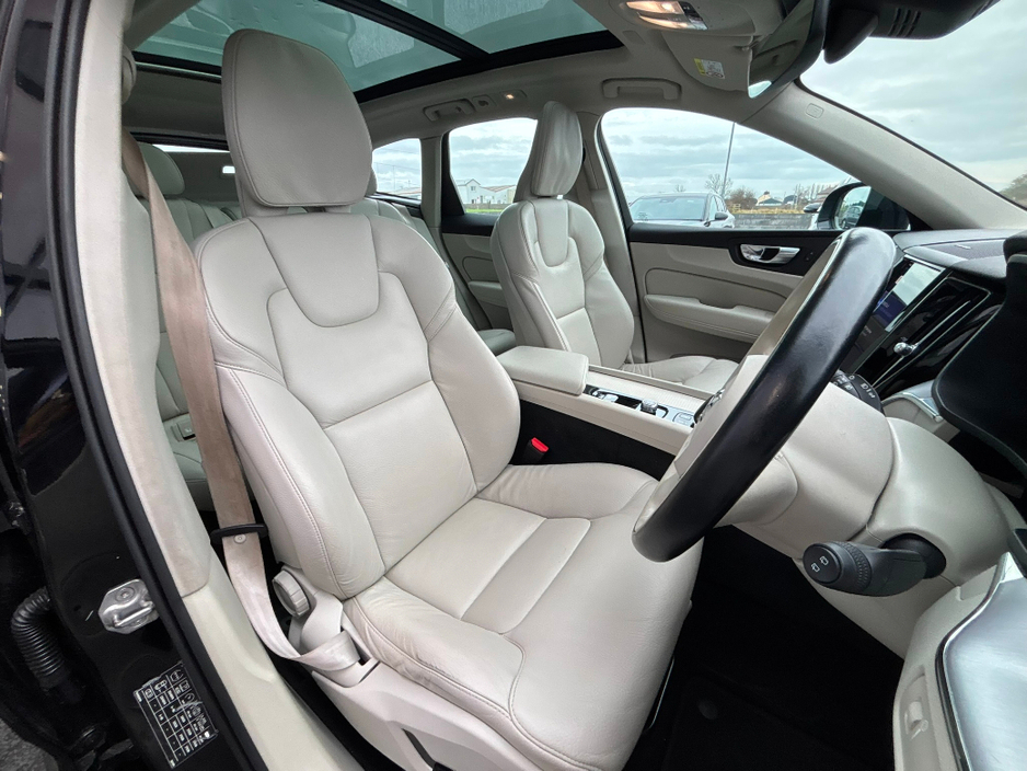 2022 Volvo XC60 B4 AWD MOMENTUM WITH EXTRAS €39,995