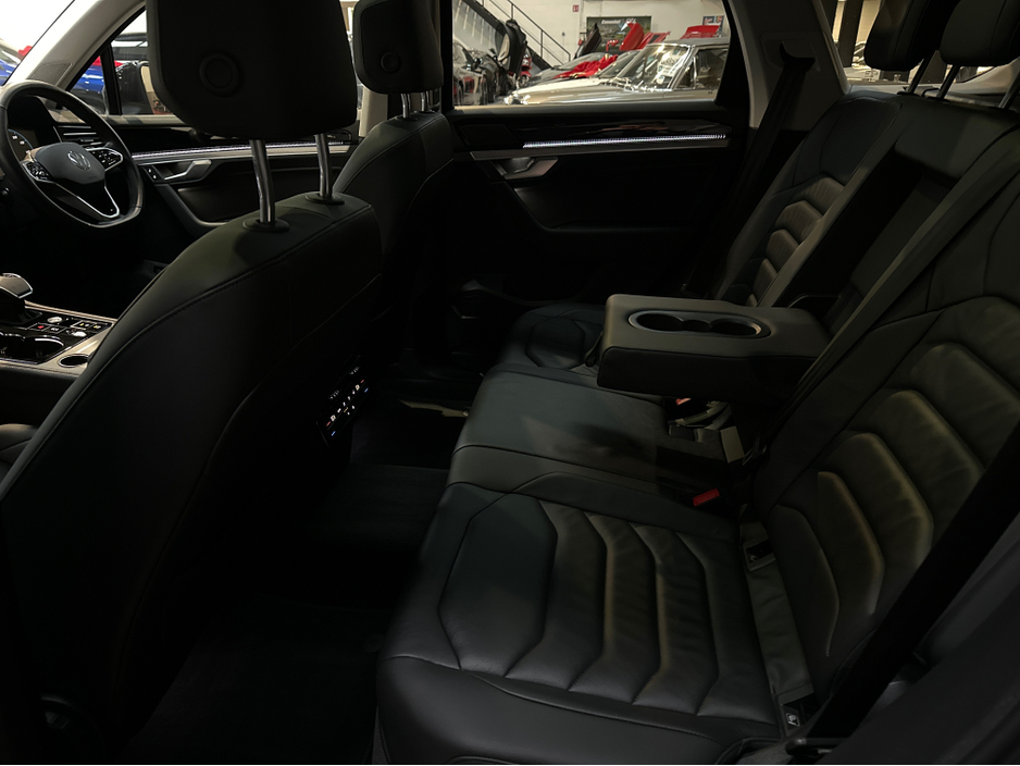 2024 Volkswagen Touareg 3.0 V6 TSIe  ELEGANCE 381PS €72,950