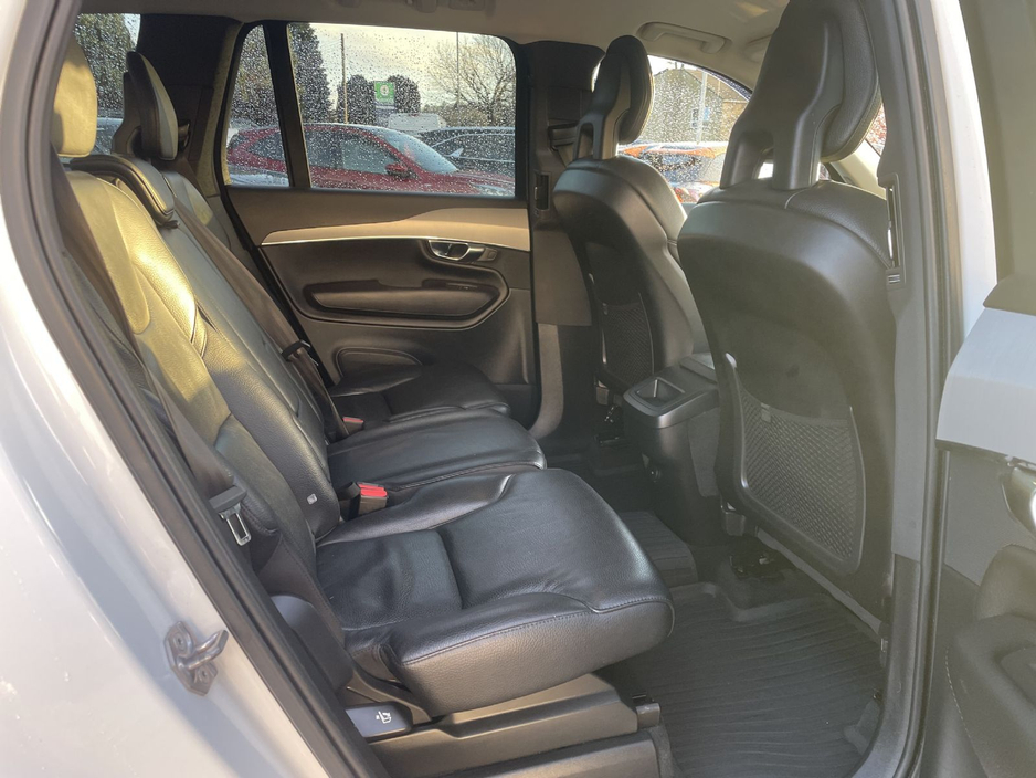 2021 Volvo XC90 Momentum