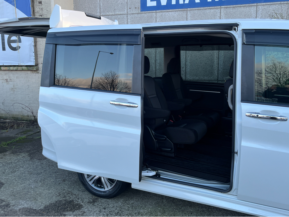 2020 Honda Stepwagon SPADA 7 SEATER HYBRID 2.0 PETROL //LOW MILES//ADAPTIVE CRUISE CONTROL//KEYLESS ENTRY//REVERSE CAMERA//POWER SLIDING REAR DOORS// €29,950