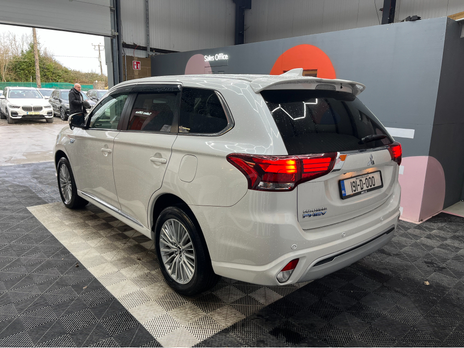 2019 Mitsubishi Outlander €22950! 2019 MITSUBISHI OUTLANDER PHEV LIMITED EDITION 4WD 2.4 AUTOMATIC / CRUISE CONTROL / REVERSE CAMERA / ELECTRIC HEATED SEATS / HEATED STEERING WHEEL €22,950